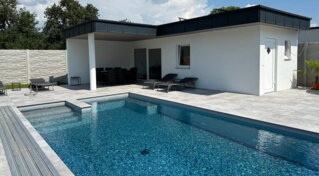 Bungalow mit Pool