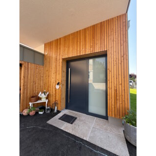 Holzfassung einer Haustüre